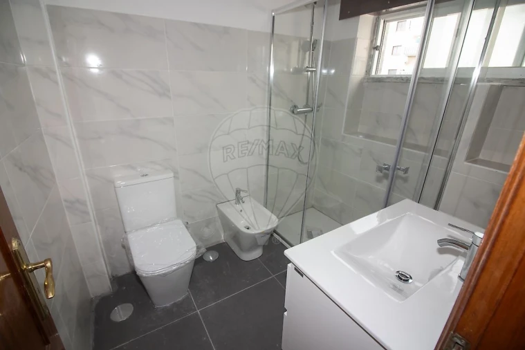 Apartamento T3 para Venda em Carregado e Cadafais Foto 15