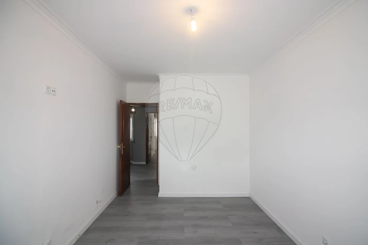 Apartamento T3 para Venda em Carregado e Cadafais Foto 10