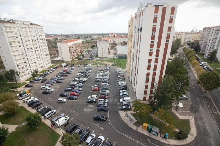 Apartamento T3 para Venda em Carregado e Cadafais Foto 16