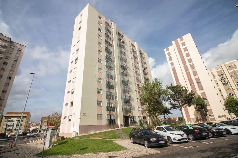 Apartamento T3 para Venda em Carregado e Cadafais Foto 22