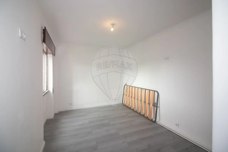 Apartamento T3 para Venda em Carregado e Cadafais Foto 14