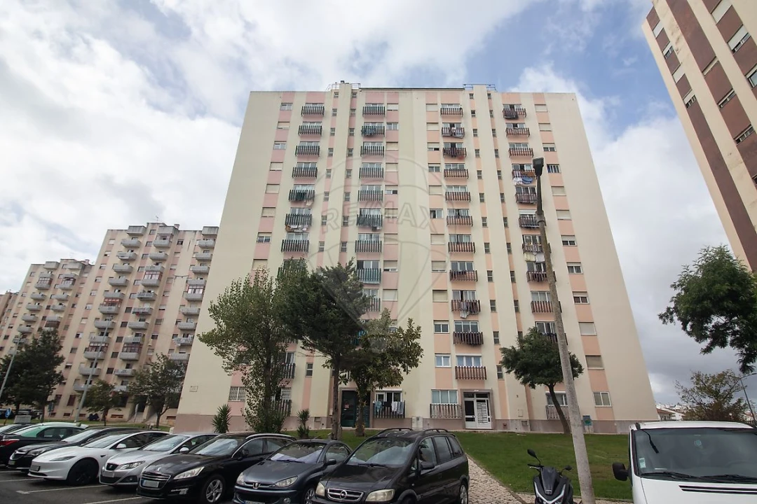 Apartamento T3 para Venda em Carregado e Cadafais Foto 2