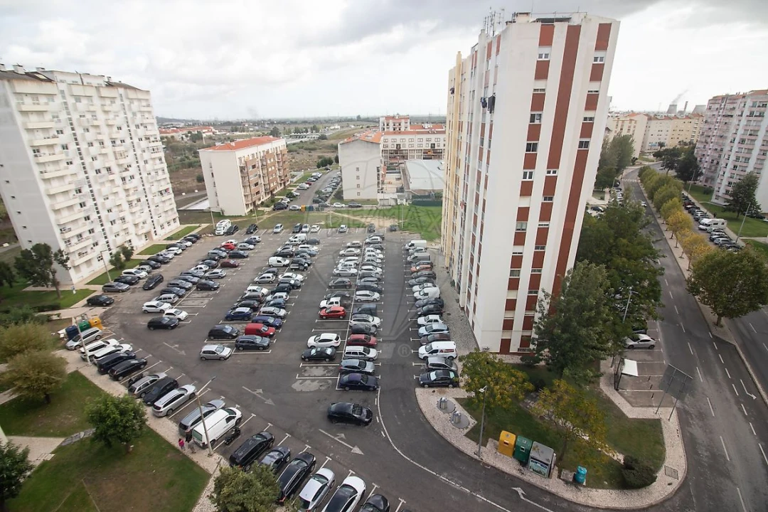 Apartamento T3 para Venda em Carregado e Cadafais Foto 16
