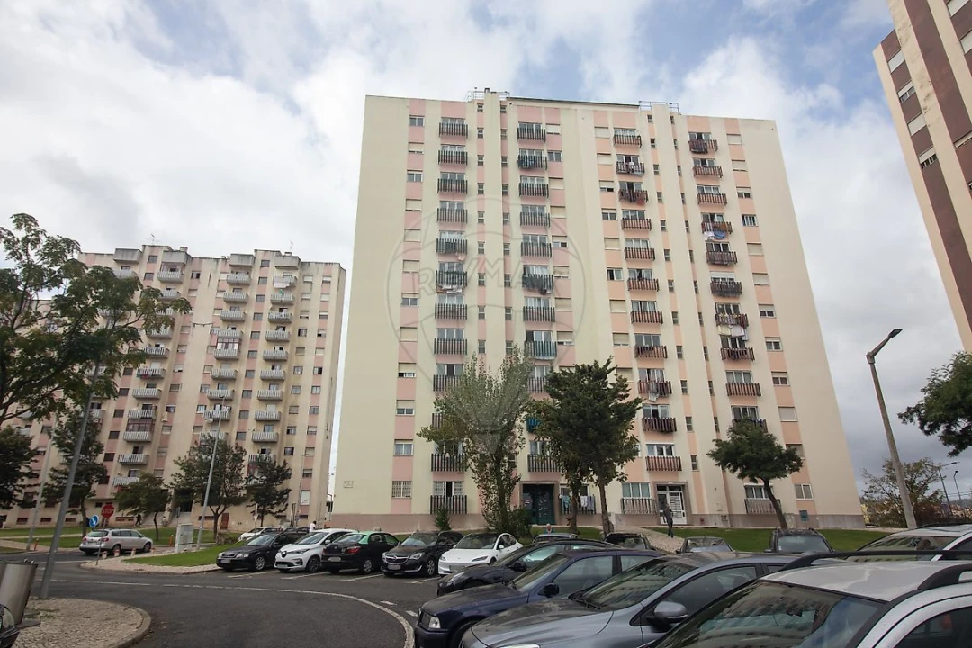 Apartamento T3 para Venda em Carregado e Cadafais Foto 1