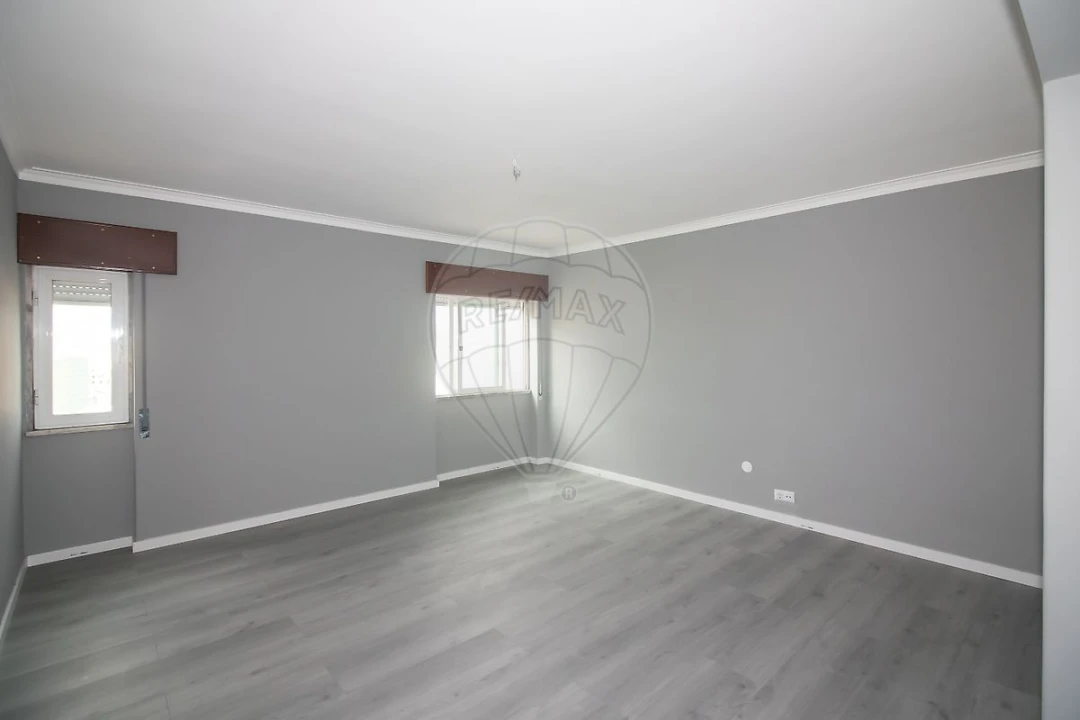 Apartamento T3 para Venda em Carregado e Cadafais Foto 5