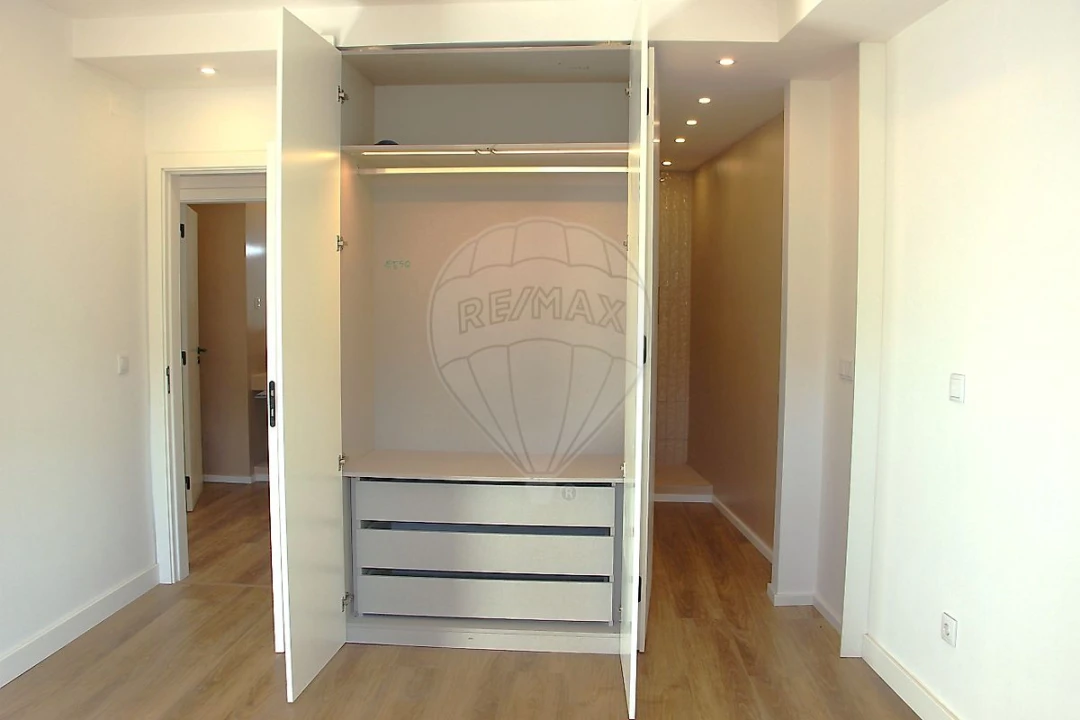 Apartamento T2 para Arrendamento em Arruda dos Vinhos Foto 8