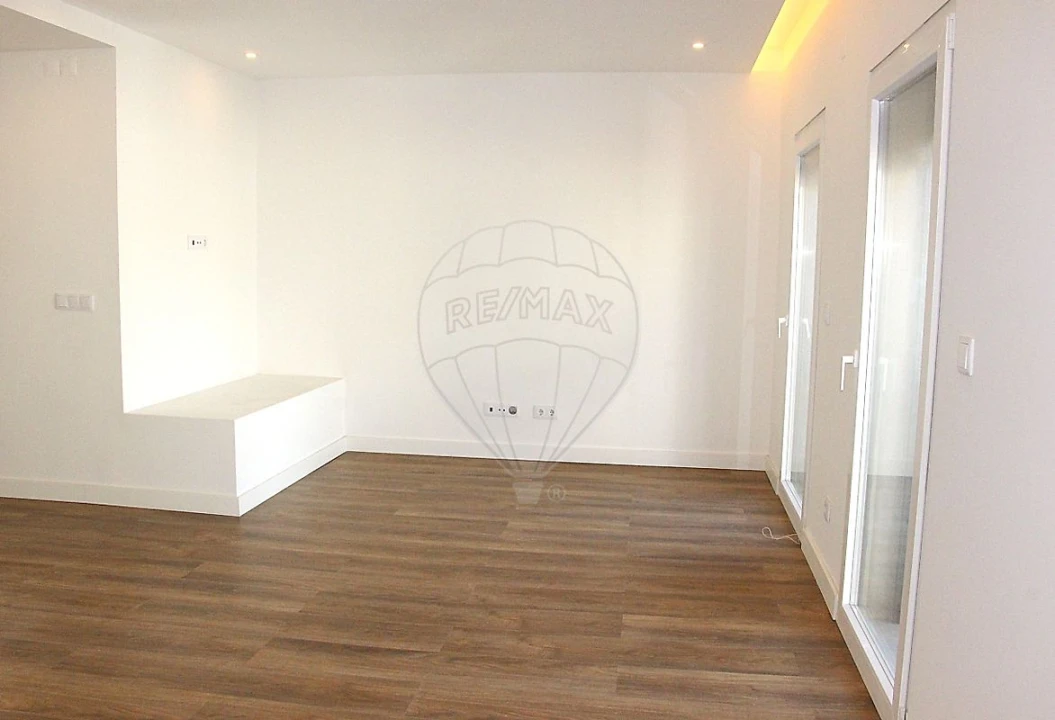 Apartamento T2 para Arrendamento em Arruda dos Vinhos Foto 3