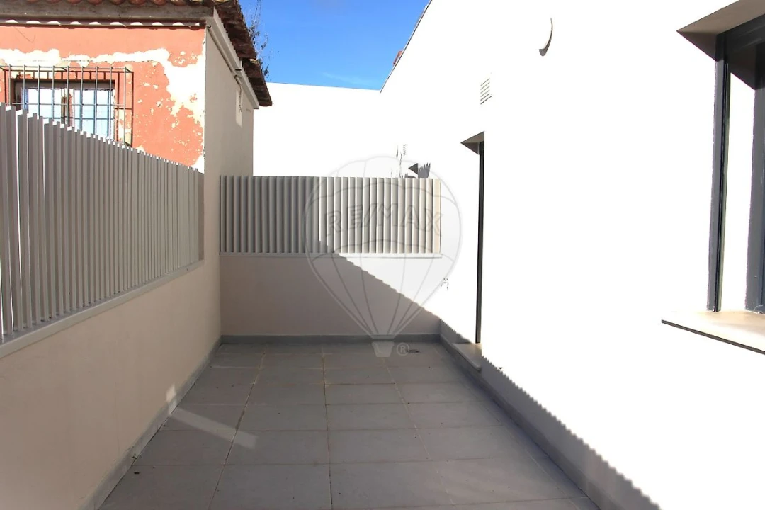 Apartamento T2 para Arrendamento em Arruda dos Vinhos Foto 10