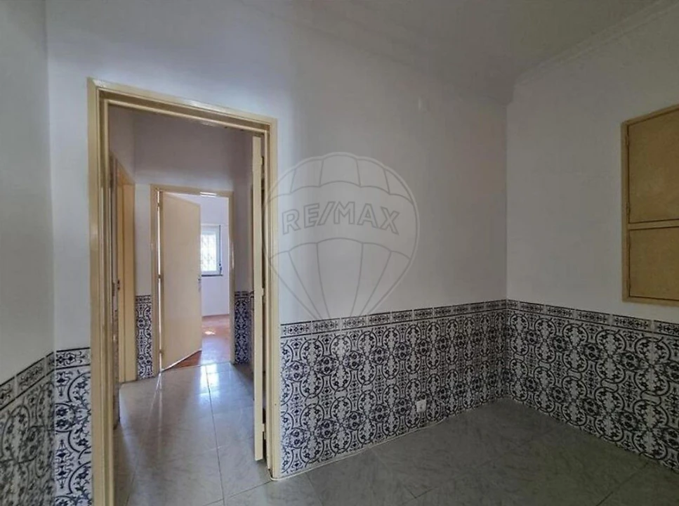 Apartamento T2 para Venda em Porto Salvo Foto 9