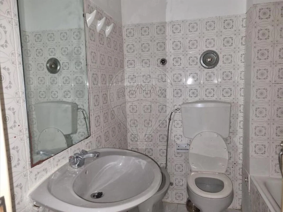 Apartamento T2 para Venda em Porto Salvo Foto 13