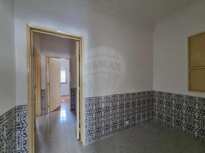 Apartamento T2 para Venda em Porto Salvo Foto 9
