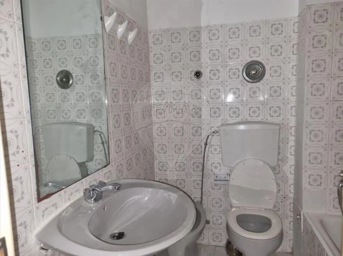 Apartamento T2 para Venda em Porto Salvo Foto 13