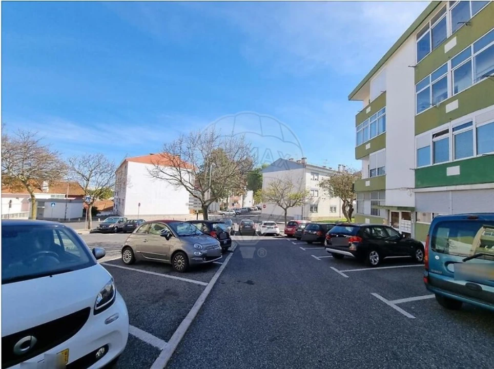 Apartamento T2 para Venda em Porto Salvo Foto 5