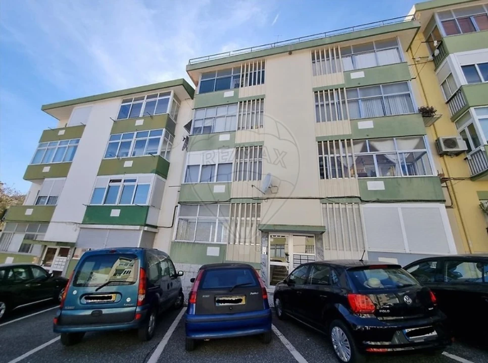 Apartamento T2 para Venda em Porto Salvo Foto 2