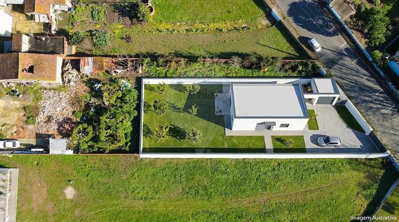 Terreno para Venda em Esgueira Foto 1