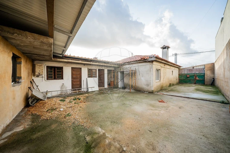 Moradia T3 para Venda em Aguada de Cima Foto 18