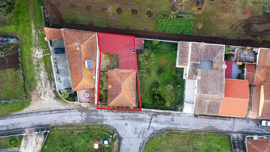 Moradia T3 para Venda em Aguada de Cima Foto 23