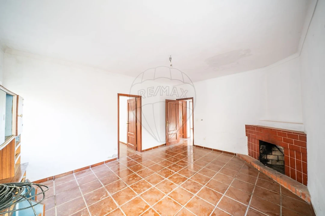 Moradia T3 para Venda em Aguada de Cima Foto 2