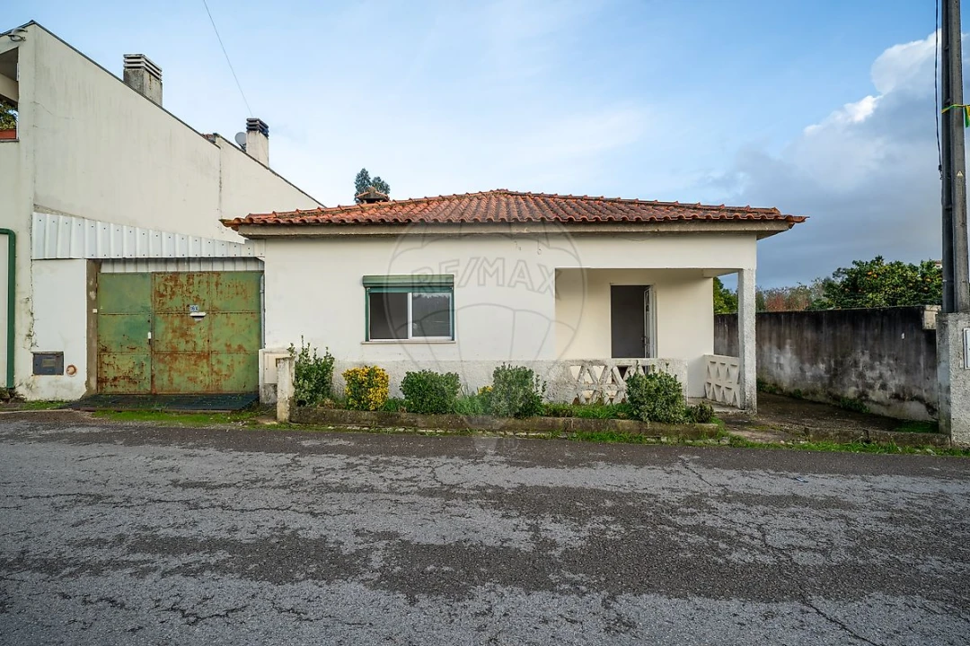 Moradia T3 para Venda em Aguada de Cima Foto 1