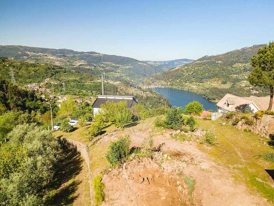 Terreno para Venda em São Cristovão de Nogueira Foto 1