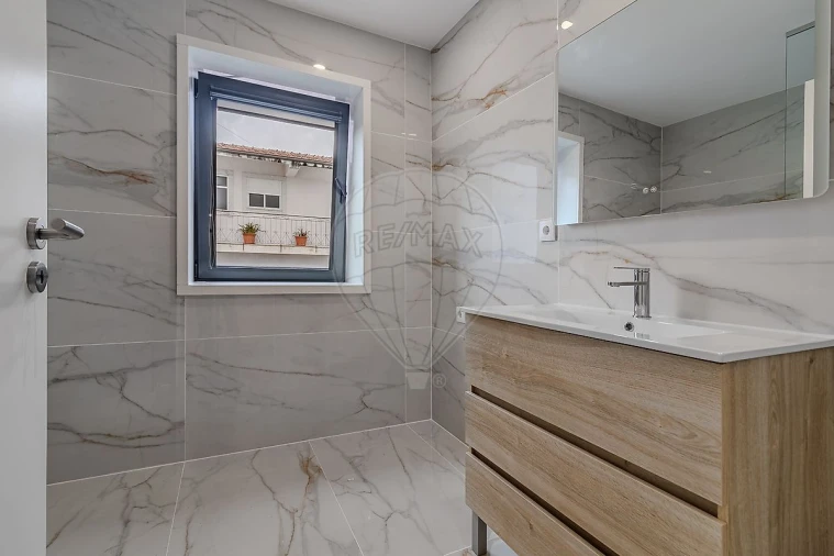 Moradia T2 para Venda em Meixomil Foto 6