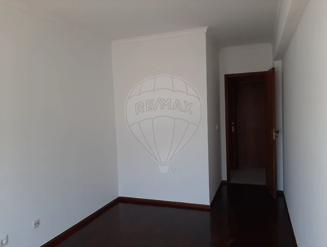 Apartamento T3 para Venda em Charneca de Caparica e Sobreda Foto 11