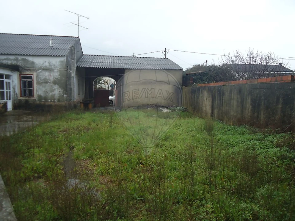 Moradia T4 para Venda em Maceira Foto 3