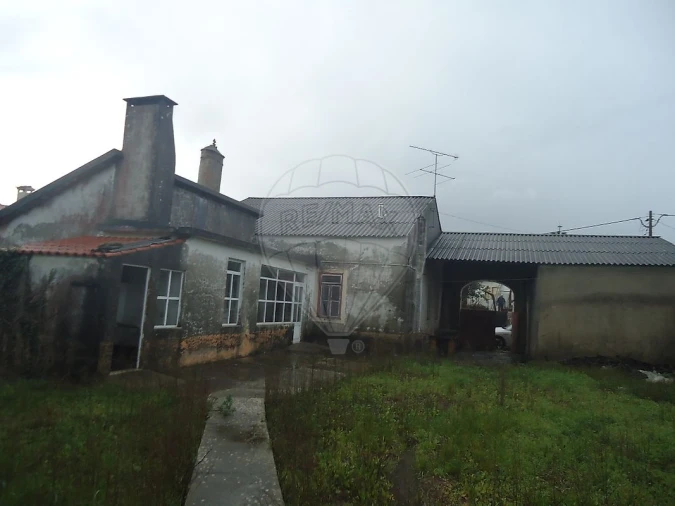 Moradia T4 para Venda em Maceira Foto 2