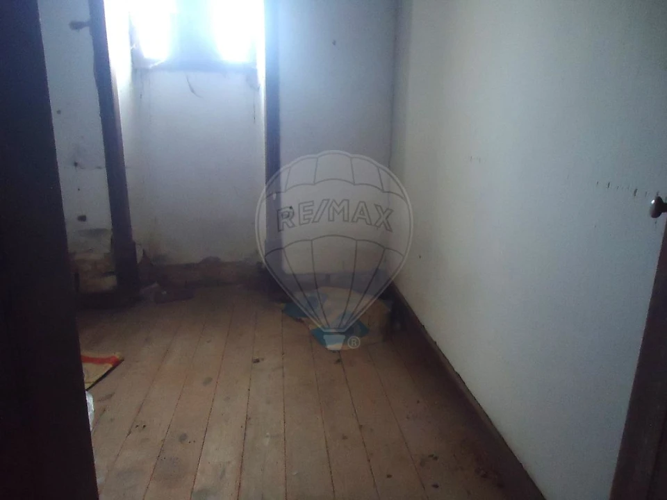 Moradia T4 para Venda em Maceira Foto 7