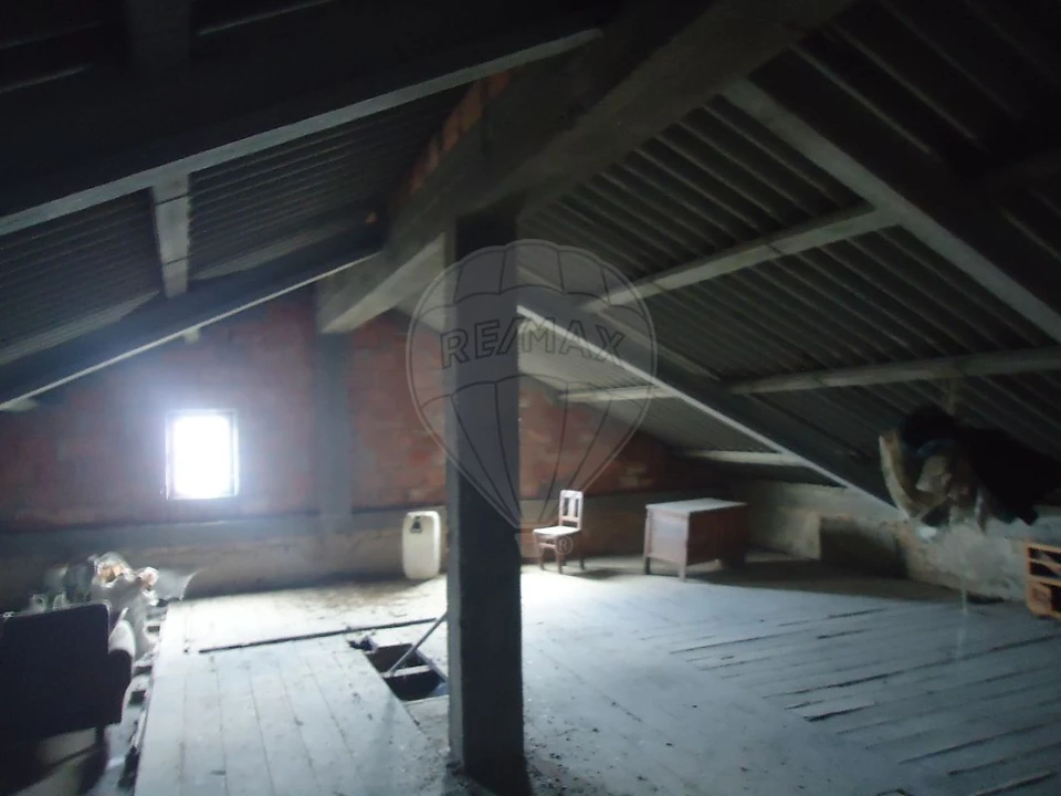 Moradia T4 para Venda em Maceira Foto 8