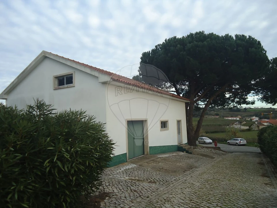 Moradia T1 para Venda em Cela Foto 4