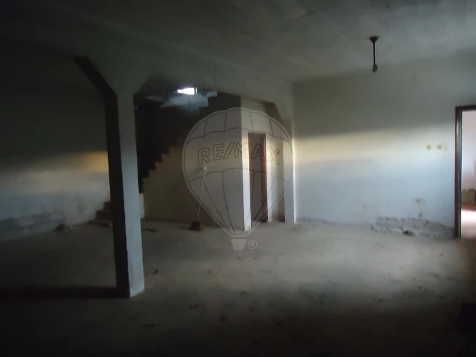 Moradia T1 para Venda em Cela Foto 6