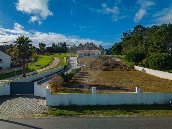Moradia T3 para Venda em Nossa Senhora do Pópulo, Coto e São Gregório
