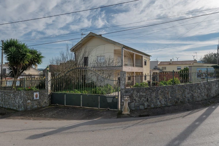 Moradia T5 para Venda em A dos Francos Foto 1