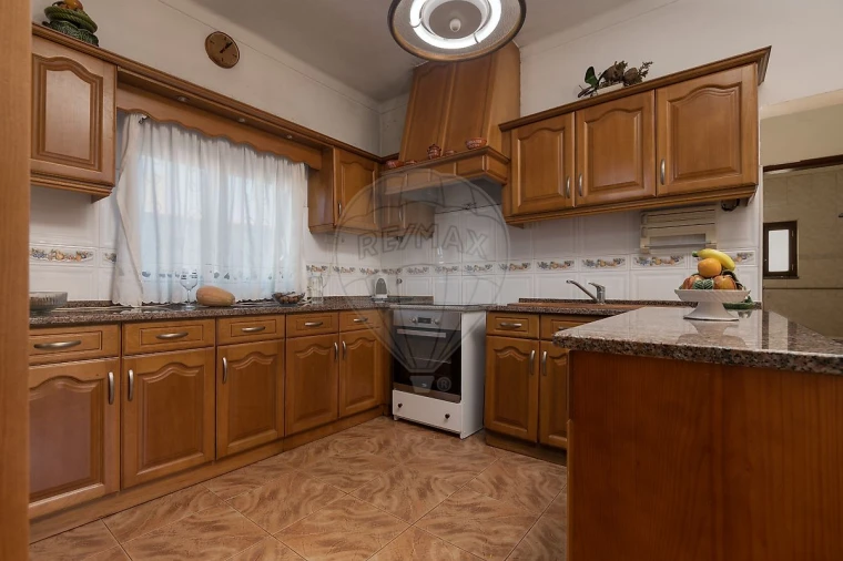 Moradia T5 para Venda em A dos Francos Foto 17