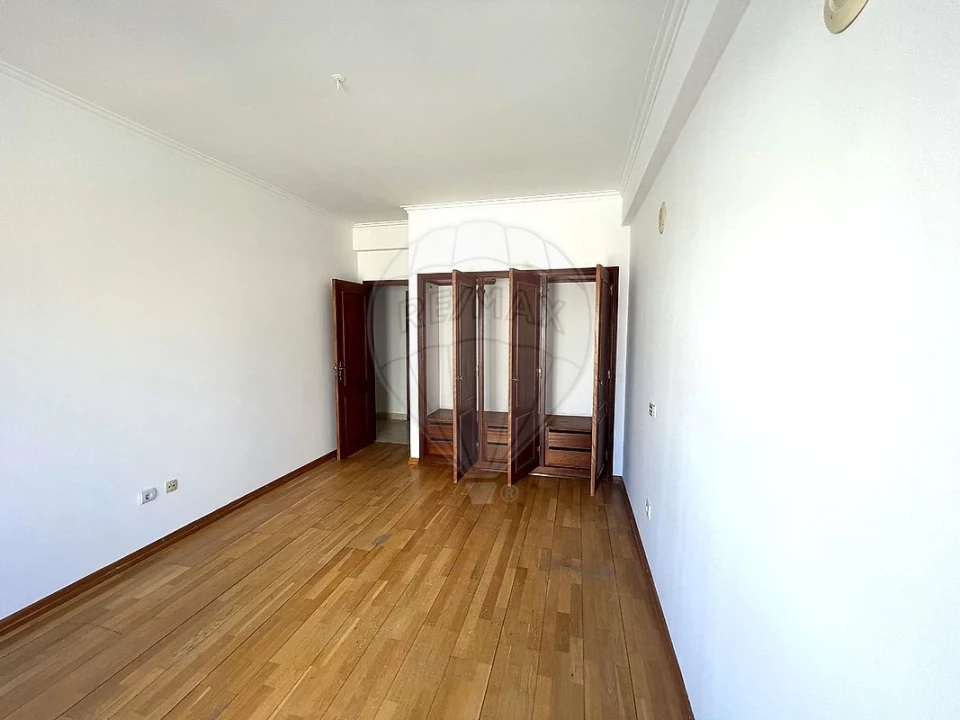 Apartamento T3 para Venda em Seixal, Arrentela e Aldeia de Paio Pires Foto 16