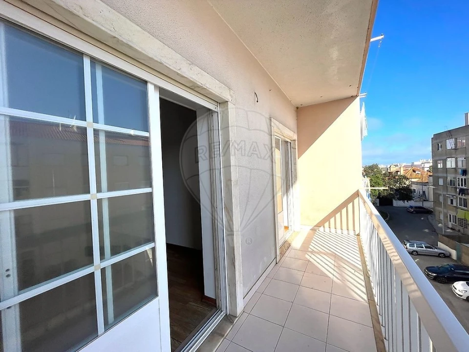 Apartamento T3 para Venda em Seixal, Arrentela e Aldeia de Paio Pires Foto 19
