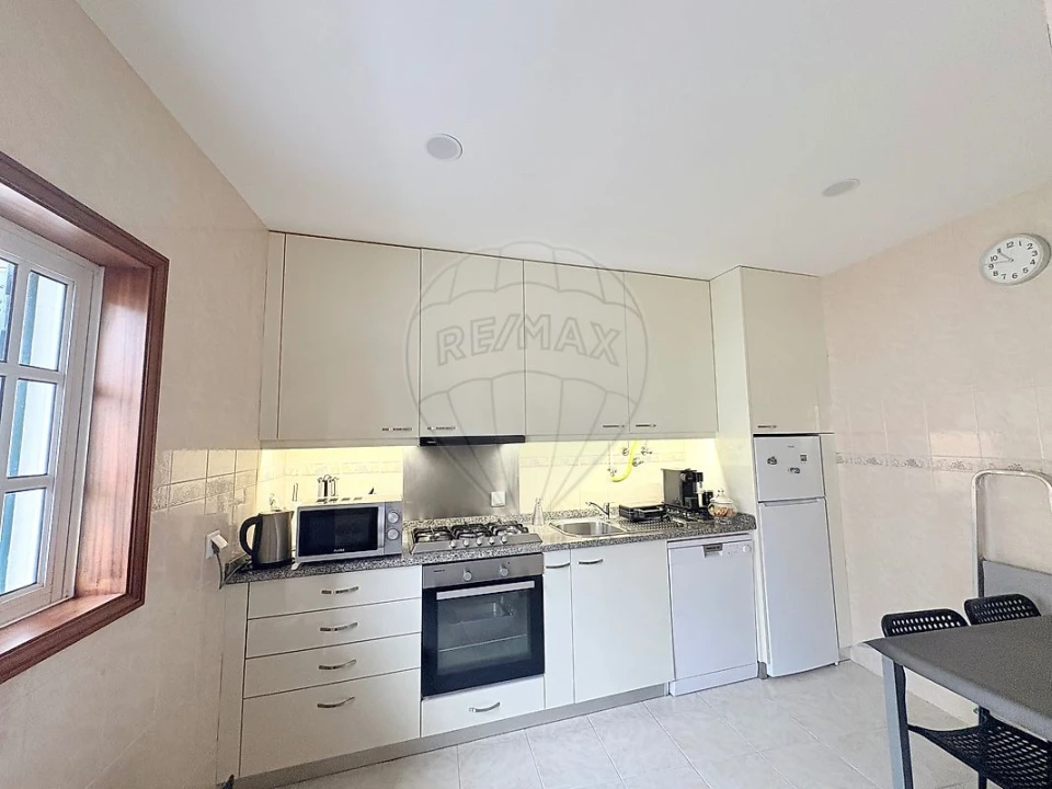 Moradia T3 para Venda em São Felix da Marinha Foto 4