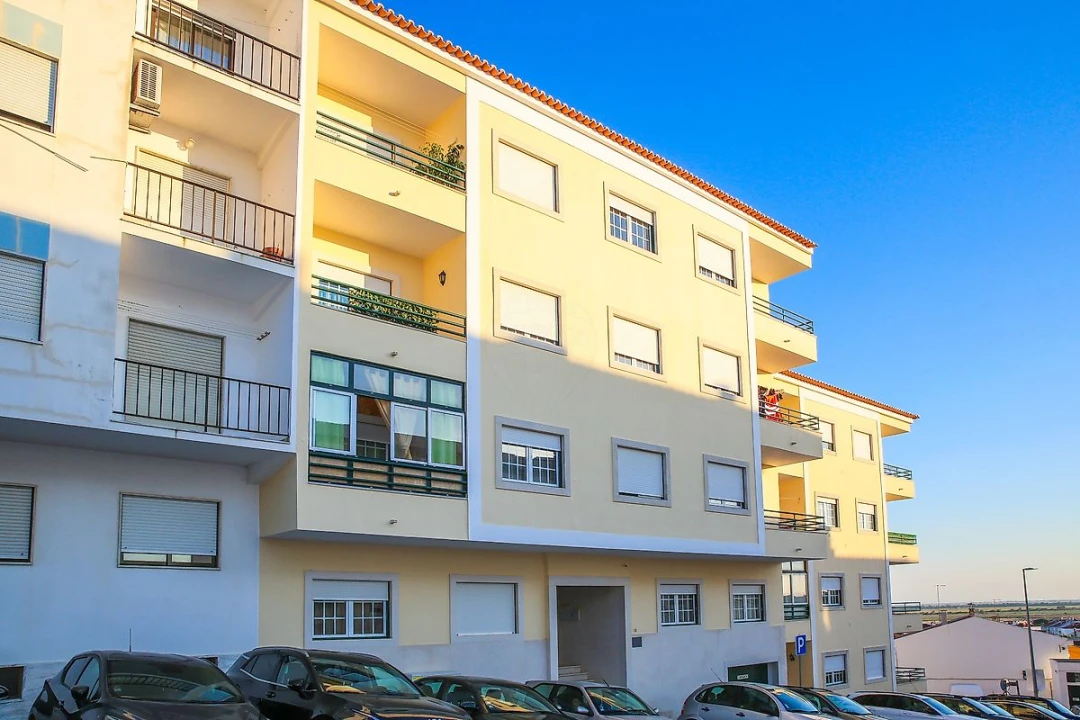 Apartamento T3 para Venda em Azambuja Foto 2