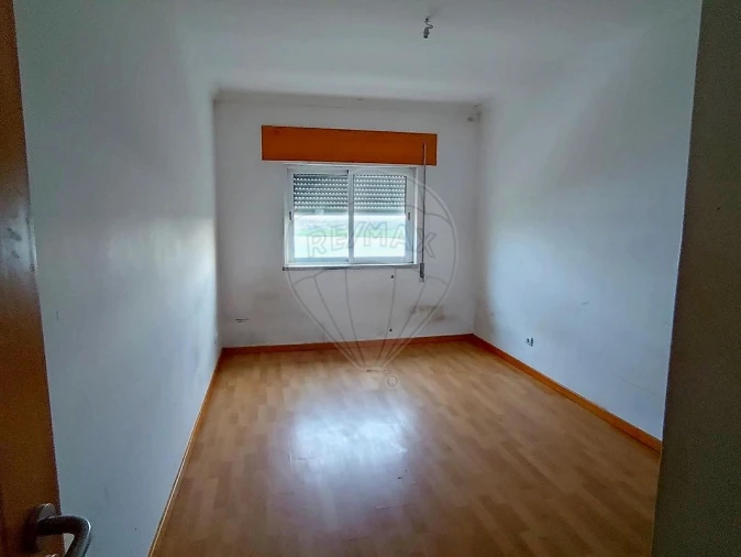 Apartamento T2 para Venda em Azambuja Foto 6