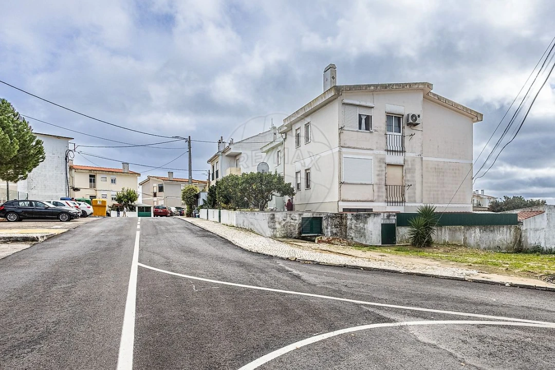 Apartamento T3 para Venda em Azambuja Foto 9