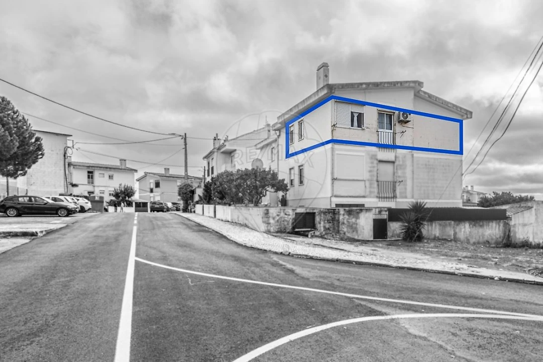 Apartamento T3 para Venda em Azambuja Foto 5