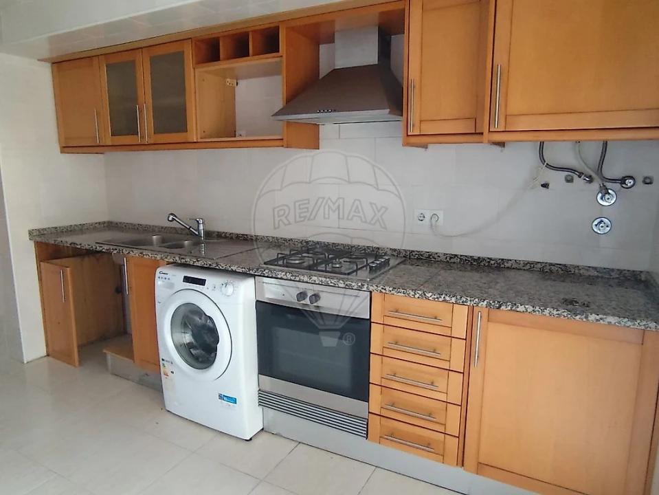 Apartamento T2 para Venda em Azambuja Foto 5