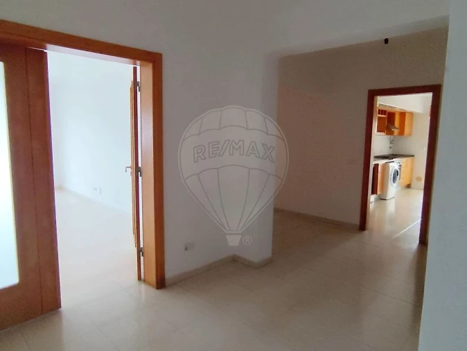 Apartamento T2 para Venda em Azambuja Foto 3