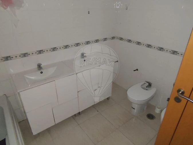 Apartamento T2 para Venda em Azambuja Foto 11