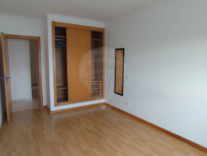Apartamento T2 para Venda em Azambuja Foto 10