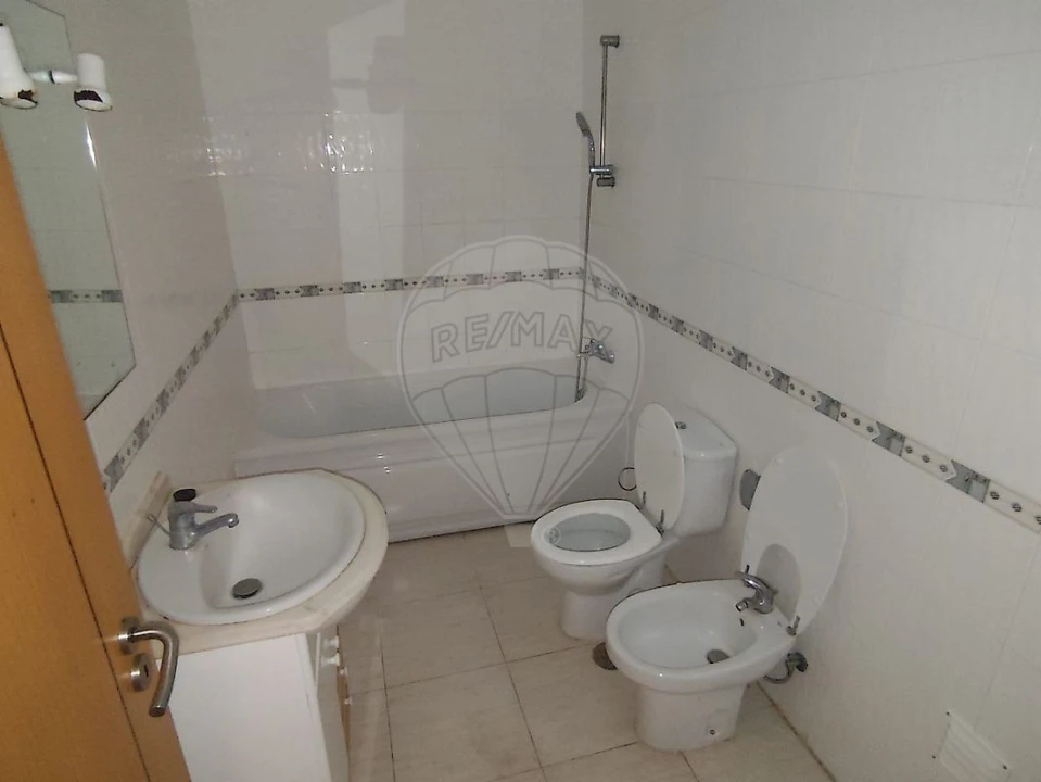 Apartamento T3 para Venda em Azambuja Foto 8