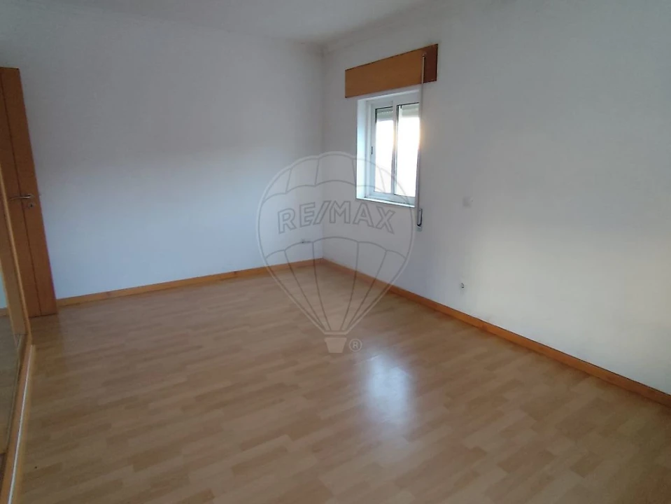Apartamento T3 para Venda em Azambuja Foto 6