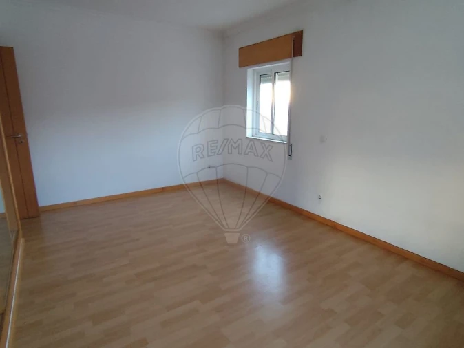 Apartamento T3 para Venda em Azambuja Foto 6