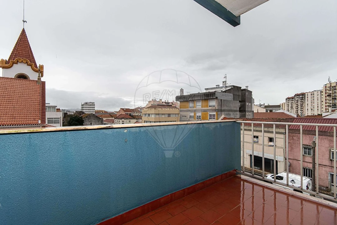 Apartamento T2 para Venda em Carregado e Cadafais Foto 6